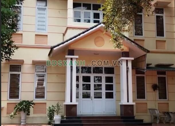 Bán biệt thự 2 tầng và gần 600 m² đất tại Km 9 Tuyên Quang – Hà Giang, giá 4,7 tỷ