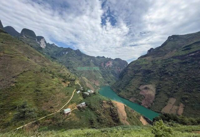 Bán đất 324,6m² sát Chali Coffee, gần sông Nho Quế, Mèo Vạc, Hà Giang